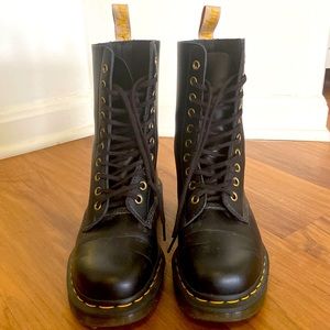 1490 vegan leather Doc Martens, size 7.